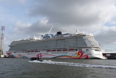 Zout aan de broek - Eemshaven een cruiseschip van dichtbij